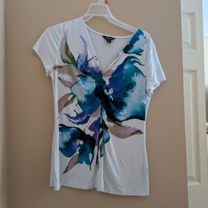 Jessica White and Blue Floral Short Sleeve Top